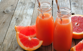 İlaç içerken “Greyfurt suyu” dışında kaçınılması gereken başka meyve suyu var mı?