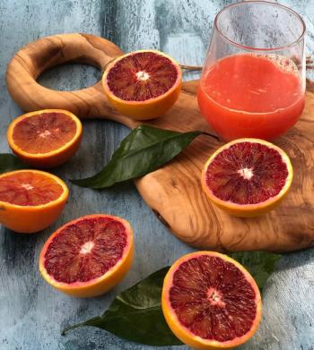 Kan portakalı suyu kalp-damar hastalığı riski yüksek kişilerde kalp krizi riskini önleyebilir